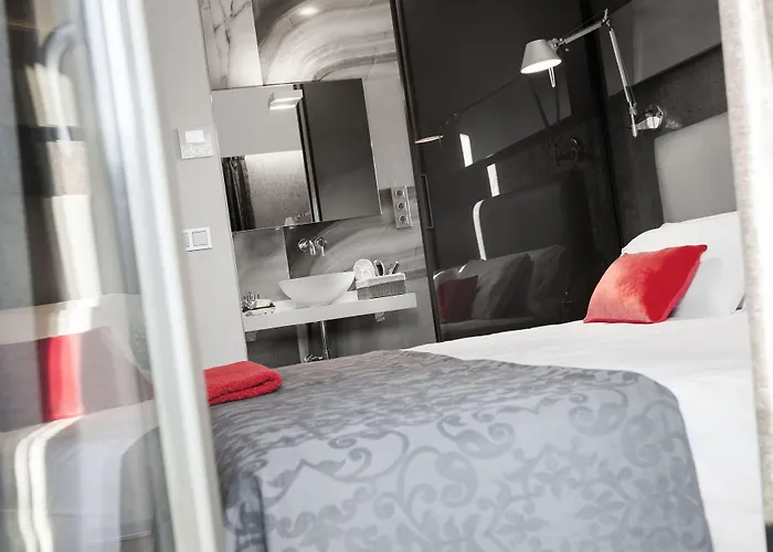 Birdie Boutique - Adults Only