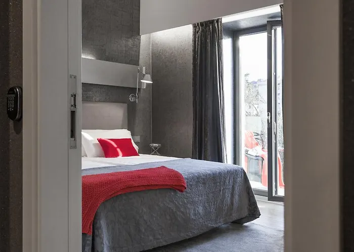 Birdie Boutique - Adults Only 4*